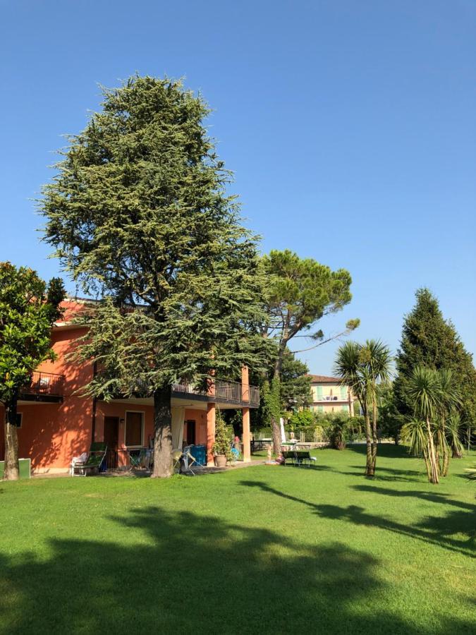 Residence Oasi Manerba del Garda Exterior photo